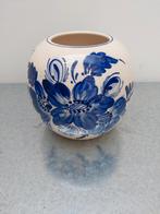 Leuke bolle vaas in de stijl van Delfts blauw, Antiek en Kunst, Ophalen of Verzenden