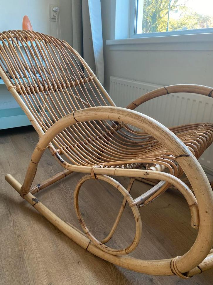 Vintage Rotan Schommelstoel - Jaren 70, Huis en Inrichting, Fauteuils, Gebruikt, Riet of Rotan, 50 tot 75 cm, 75 tot 100 cm, Ophalen