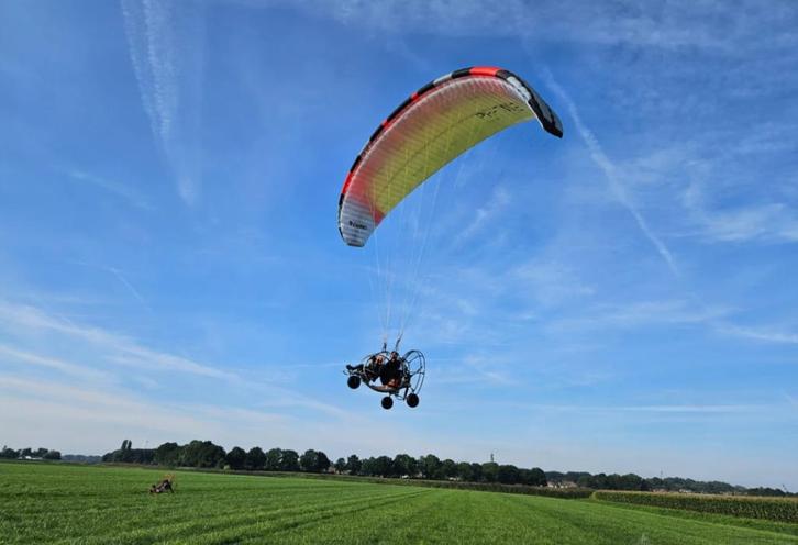 Introductie vlucht paramotor vliegen. Orgineel cadeau, Sport en Fitness, Zweefvliegen en Paragliding, Nieuw, Paramotor, Gemotoriseerd