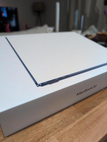 MacBook Air 13.6" M2 - Enkel Verpakking beschikbaar voor biedingen