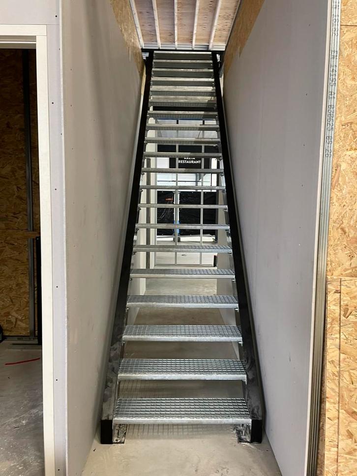 Aangeboden diensten, Dieren en Toebehoren, Stalling en Weidegang, Stalling