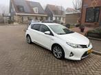 Toyota Auris 1.8 Full Hybrid 5DR CVT 2013 Wit, 4 cilinders, Wit, Origineel Nederlands, 26 km/l