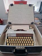 Brother deluxe 1510 typemachine in lederen koffer, Diversen, Typemachines, Ophalen of Verzenden, Zo goed als nieuw
