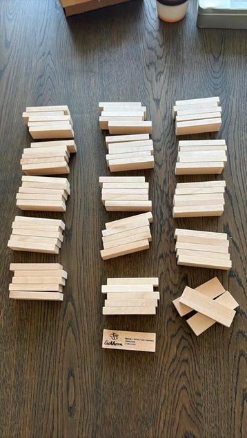 73 blanco Jenga blokjes beschikbaar voor biedingen