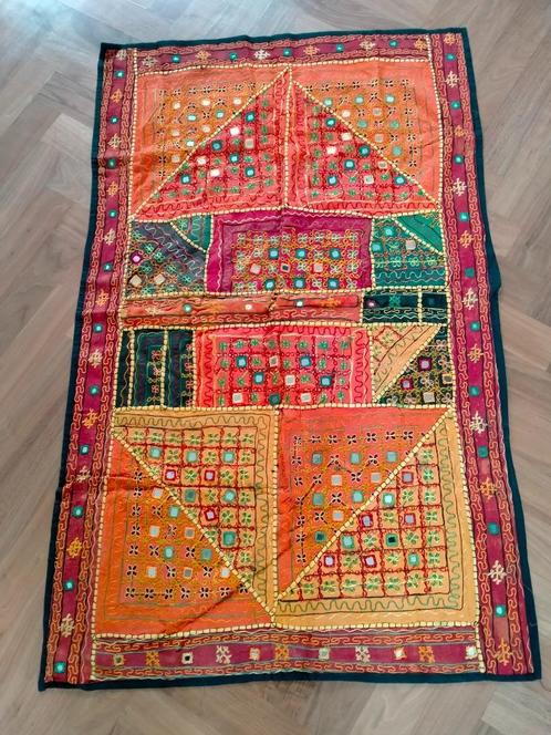 Artistiek Indiaas wandkleed met traditioneel borduurwerk, Antiek en Kunst, Kunst | Niet-Westerse kunst, Ophalen