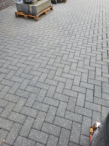 42 m2 Kijlstra klinkers zwart/antraciet.  beschikbaar voor biedingen