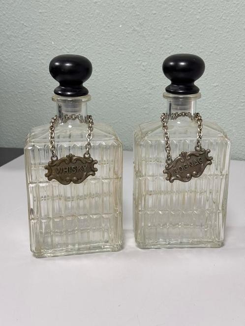 2 glazen karaffen met stoppen karaf + ketting Cognac Whisky, Verzamelen, Glas en Borrelglaasjes, Zo goed als nieuw, Overige typen
