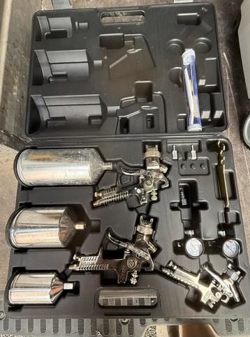 Verfspuit set beschikbaar voor biedingen