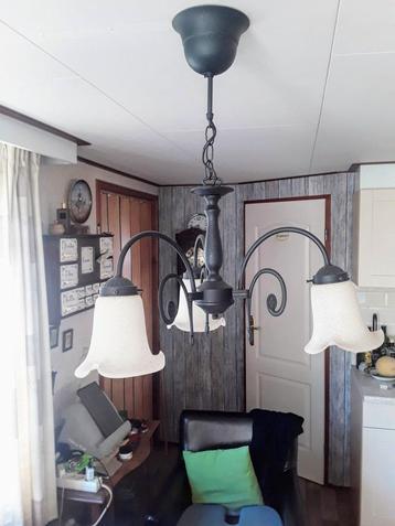 Art Deco melkglazen hanglamp en wandlamp. beschikbaar voor biedingen
