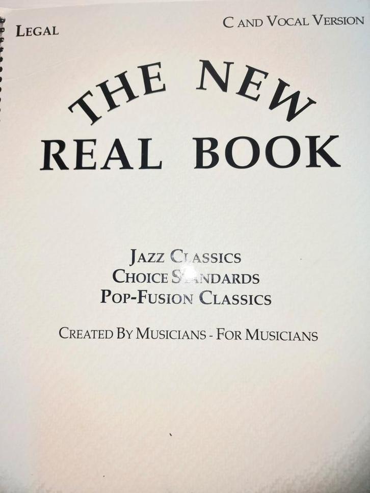 The New Real Book - Jazz Classics, Muziek en Instrumenten, Bladmuziek, Zo goed als nieuw, Thema, Jazz, Zang, Ophalen of Verzenden