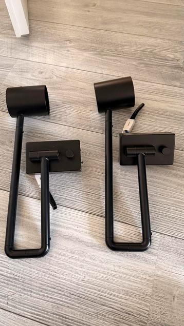 Bedleeslamp beschikbaar voor biedingen