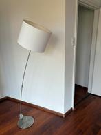 Stijlvolle Staande Lamp met Vloerschakelaar, Ophalen, Zo goed als nieuw, Metaal, Modern