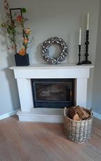 Grote mand met eiken haardhout, Ophalen, Vrijstaande haard, Houthaard