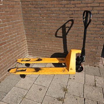Pompwagen / palletwagen .2.5t beschikbaar voor biedingen