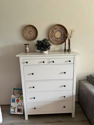 Hemnes ladekast beschikbaar voor biedingen