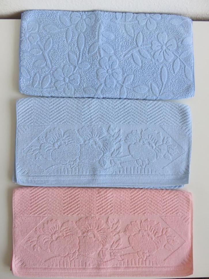 3 Vintage De Witte Lietaer handdoeken roze blauw bloemen, Huis en Inrichting, Badkamer | Badtextiel en Accessoires, Gebruikt, Handdoek