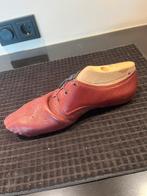 Oude leest met leren schoen in aanmaak, Antiek en Kunst, Curiosa en Brocante, Ophalen