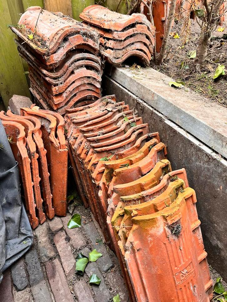 Oude Dakpannen - 50 stuks, Doe-het-zelf en Verbouw, Dakpannen en Dakbedekking, Gebruikt, Dakpannen, Steen of Klei, Rood, Minder dan 5 m²