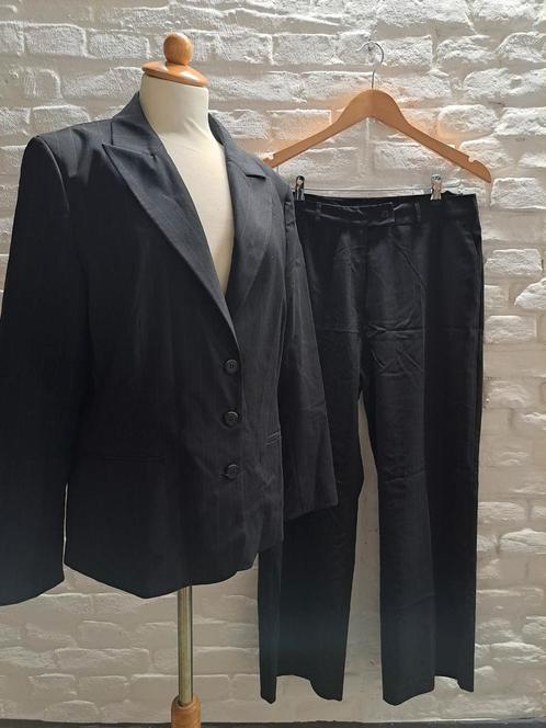 Broekpak v&d maat 40, Kleding | Dames, Jasjes, Kostuums en Pakken, Zo goed als nieuw, Kostuum of Pak, Maat 38/40 (M), Zwart, Verzenden