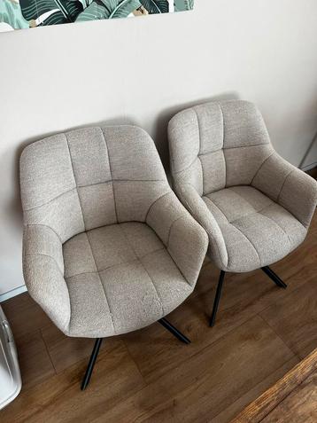 Beige kuipstoelen van pronto wonen
