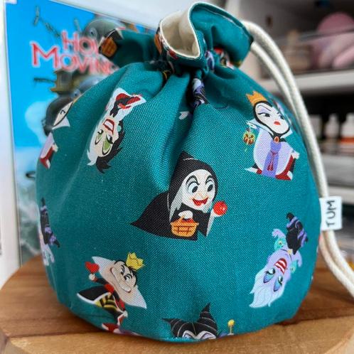 Disney Villains 6 pockets tummy bag sorteertas, Hobby en Vrije tijd, Gezelschapsspellen | Overige, Nieuw, Ophalen