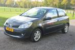 Renault Clio 1.6-16V Dynamique Automaat Clima Cruise, Auto's, 535 kg, Gebruikt, Leder en Stof, Origineel Nederlands