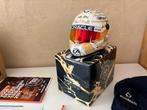 Max Verstappen Helm 1:2 - Wereldkampioen -2024, Verzamelen, Automerken, Motoren en Formule 1, Ophalen of Verzenden, Nieuw, Formule 1