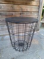 Leuke draadstaal mand met deksel, Huis en Inrichting, Woonaccessoires | Schalen en Manden, Ophalen, Gebruikt, Rond, Riet