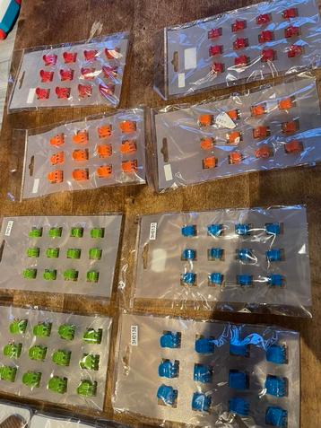 Partij 4000+ pakjes met haar klemmetjes en clips beschikbaar voor biedingen