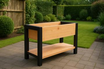 Stijlvolle houten plantenbak voor tuin of balkon beschikbaar voor biedingen