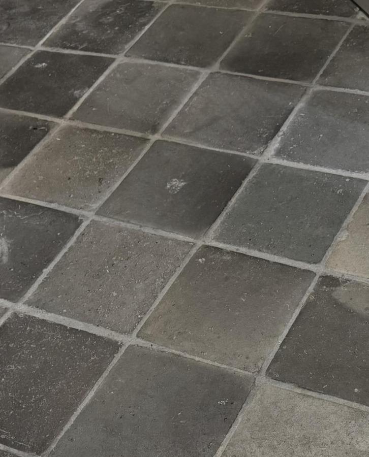 Nieuwe gesmoorde plavuizen 21x21x2,5cm., Doe-het-zelf en Verbouw, Tegels, Nieuw, Vloertegels, Overige materialen, 20 tot 40 cm