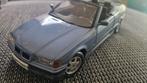 BMW 3 serie E36 zwart wit (soft top) Cabriolet Maisto, 1:18, Hobby en Vrije tijd, Modelauto's | 1:18, Ophalen of Verzenden, Zo goed als nieuw