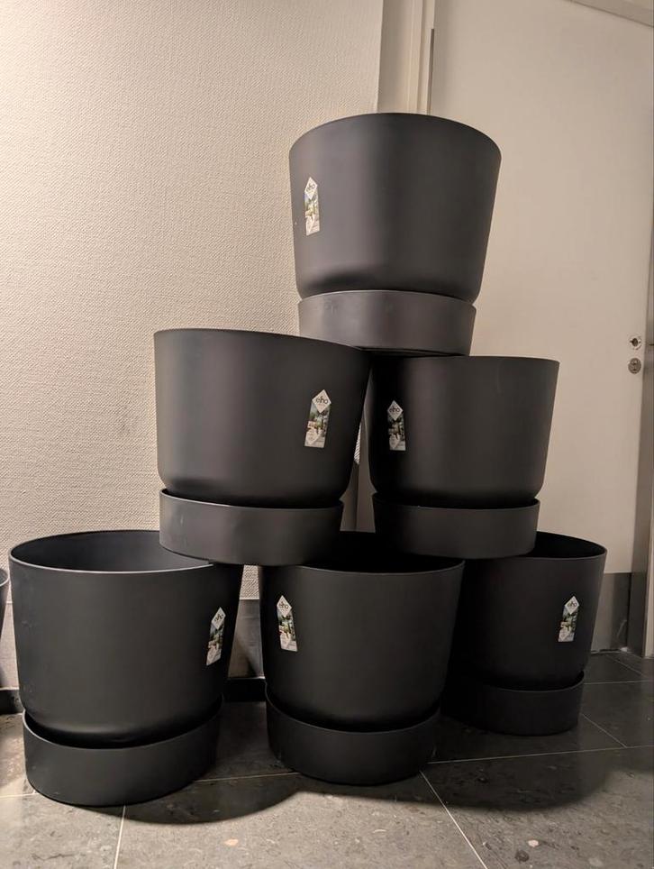 Elho Greenville Rond Living Black design potten, Tuin en Terras, Bloembakken en Plantenbakken, Kunststof, Minder dan 30 cm, Rond