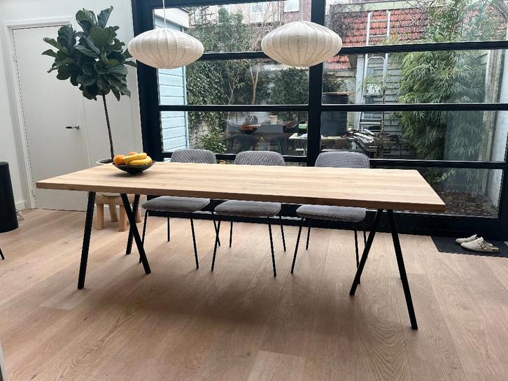 Massief eiken tafel met poten HAY design, Huis en Inrichting, Tafels | Eettafels, Zo goed als nieuw, 50 tot 100 cm, 200 cm of meer