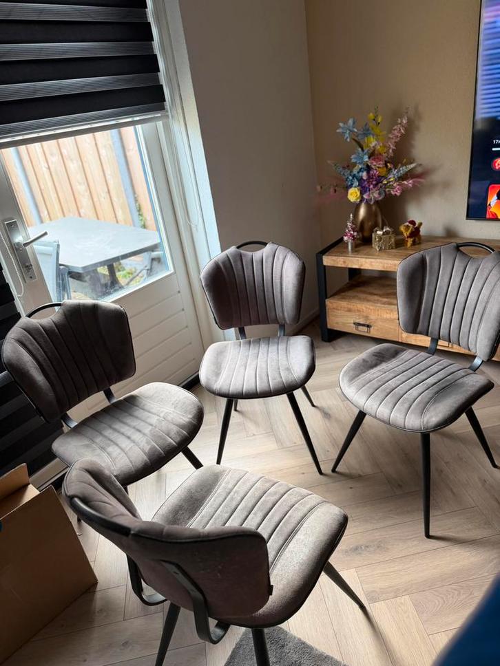 4 eetkamer stoelen beige, Huis en Inrichting, Stoelen, Zo goed als nieuw, Ophalen