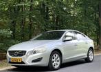 Volvo S60 T3 Kinetic, Origineel NL, Navigatie, PDC, Trekhaak, Voorwielaandrijving, Zwart, 4 cilinders, 150 pk