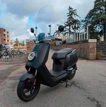 ZEER NETTE Niu n1s Elektrisch Scooter met Long Range Accu! beschikbaar voor biedingen