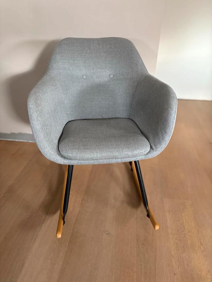 Schommelstoel Babykamer - Grijs, Huis en Inrichting, Fauteuils, Zo goed als nieuw, Hout, Stof, 50 tot 75 cm, 75 tot 100 cm, Ophalen
