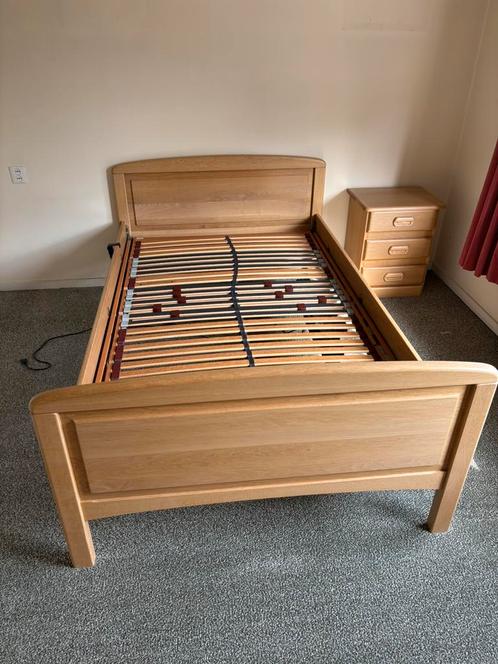 Eiken senioren bed twijfelaar elektrisch verstelbaar, Huis en Inrichting, Slaapkamer | Bedden, Gebruikt, Eenpersoons, 200 cm, Hout
