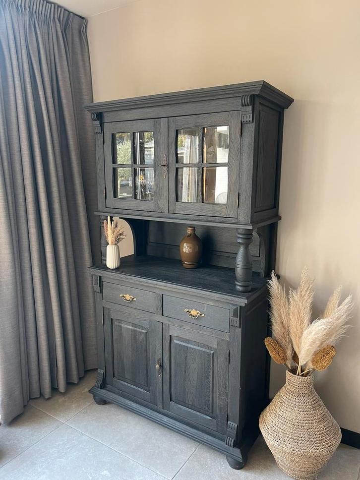 Mooie massief eiken kast ! Zwart, Huis en Inrichting, Kasten | Buffetkasten, Zo goed als nieuw, 150 tot 200 cm, 100 tot 150 cm