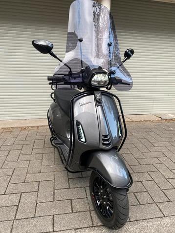 Vespa Sprint SNOR 2024 in Nieuwstaat 4400km Custom Alarm beschikbaar voor biedingen
