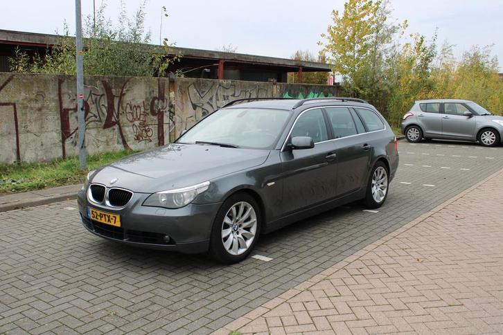 BMW 5-serie Touring – Comfort, Ruimte en Rijplezier, Auto's, BMW, Bedrijf, 5-Serie, Benzine, Stationwagon, Automaat, Geïmporteerd
