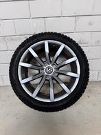 VW Passat Winterset Pirelli 235/45R18, Ophalen, 18 inch, Gebruikt, Banden en Velgen