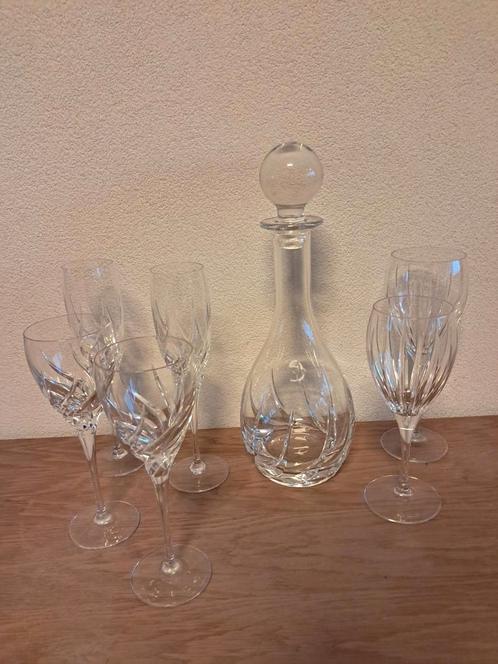 Verschillende kristallen glazen en karaf van WEDGWOOD., Antiek en Kunst, Antiek | Glas en Kristal, Ophalen of Verzenden