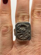 A336 Prachtige zilvermijnen zegelring schorpioen maat 19, Sieraden, Tassen en Uiterlijk, Ringen, 19 tot 20, Ophalen of Verzenden