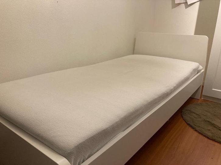 Eenpersoonsbed 90x200cm IKEA, Huis en Inrichting, Slaapkamer | Bedden, Gebruikt, Eenpersoons, 90 cm, 200 cm, Hout, Wit, Ophalen