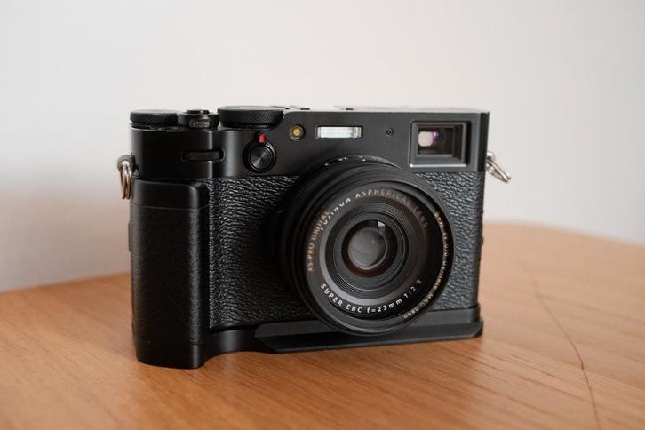 Fujifilm X100V Zwart - incl. grip, Audio, Tv en Foto, Fotocamera's Digitaal, Gebruikt, Compact, Fuji, Geen optische zoom, Ophalen of Verzenden