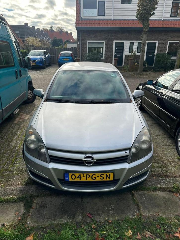 Opel Astra 1.6 16V 77KW 5D AUT 2004 Grijs, Auto's, Opel, Bedrijf, Astra, Benzine, B, Hatchback, Automaat, Origineel Nederlands