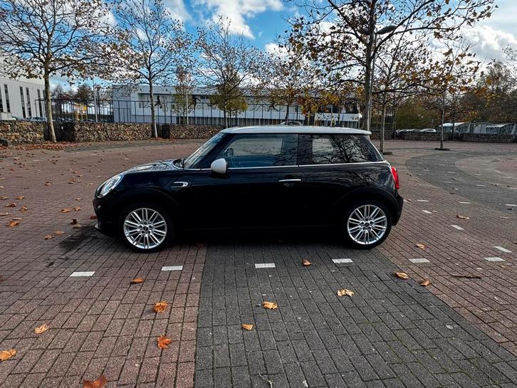 Mini 1.5 Cooper 2015 Zwart, Auto's, Mini, Particulier, Benzine, B, Hatchback, Handgeschakeld, Geïmporteerd, Zwart, Voorwielaandrijving