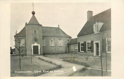 (378-351-005) Vrouwenpolder Geref Kerk en Pastorie, Verzamelen, Ansichtkaarten | Nederland, Zeeland, Ophalen of Verzenden